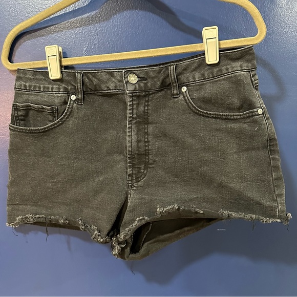 Rewash High Rise Black Denim Jean Shorts 13/31 - Picture 2 of 6